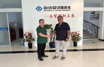 Saudi Arabian customer visits Headman factory