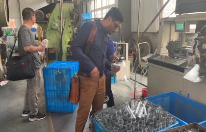 Bangladesh customers visit Headman factory